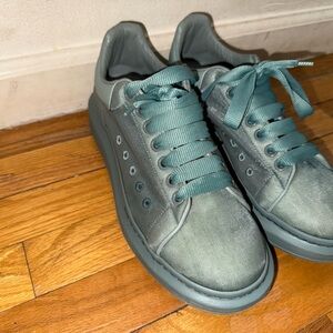 Alexander McQueen Oversized Sneaker 'Stone’